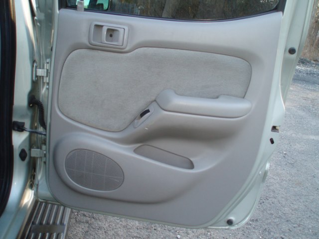 2004 Toyota Tacoma DoubleCab V6 Auto 4WD, available for sale in Manchester, Connecticut | Vernon Auto Sale & Service. Manchester, Connecticut 2004 Toyota Tacoma DoubleCab V6 Auto 4WD, available for sale in Manchester, Connecticut | Vernon Auto Sale & Service. Manchester, Connecticut