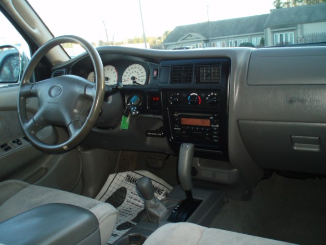 2004 Toyota Tacoma DoubleCab V6 Auto 4WD, available for sale in Manchester, Connecticut | Vernon Auto Sale & Service. Manchester, Connecticut 2004 Toyota Tacoma DoubleCab V6 Auto 4WD, available for sale in Manchester, Connecticut | Vernon Auto Sale & Service. Manchester, Connecticut