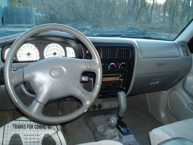 2004 Toyota Tacoma DoubleCab V6 Auto 4WD, available for sale in Manchester, Connecticut | Vernon Auto Sale & Service. Manchester, Connecticut 2004 Toyota Tacoma DoubleCab V6 Auto 4WD, available for sale in Manchester, Connecticut | Vernon Auto Sale & Service. Manchester, Connecticut