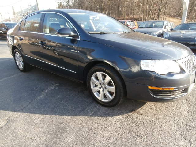 2008 Volkswagen Passat Sedan 4dr Man Turbo FWD *Ltd Avail*, available for sale in Waterbury, Connecticut | Jim Juliani Motors. Waterbury, Connecticut