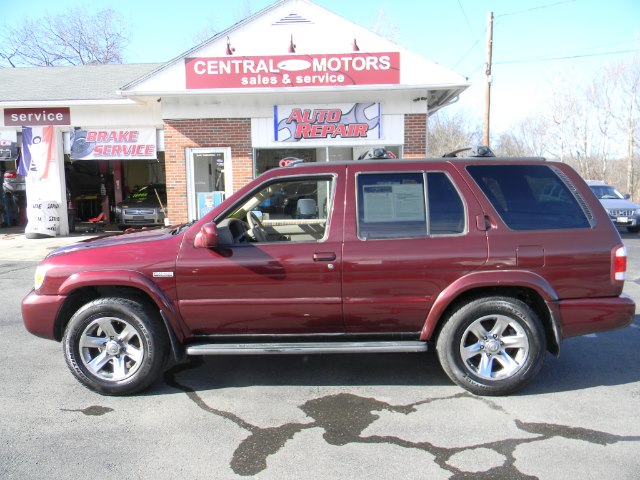 2004 Nissan Pathfinder LE Platinum 4WD, available for sale in Southborough, Massachusetts | M&M Vehicles Inc dba Central Motors. Southborough, Massachusetts