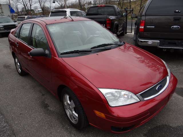 2005 Ford Focus 4dr Sdn ZX4 SES, available for sale in West Babylon, New York | SGM Auto Sales. West Babylon, New York