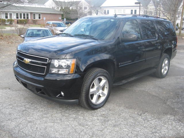2009 Chevrolet Suburban 4WD 4dr 1500 LT w/2LT, available for sale in Ridgefield, Connecticut | Marty Motors Inc. Ridgefield, Connecticut