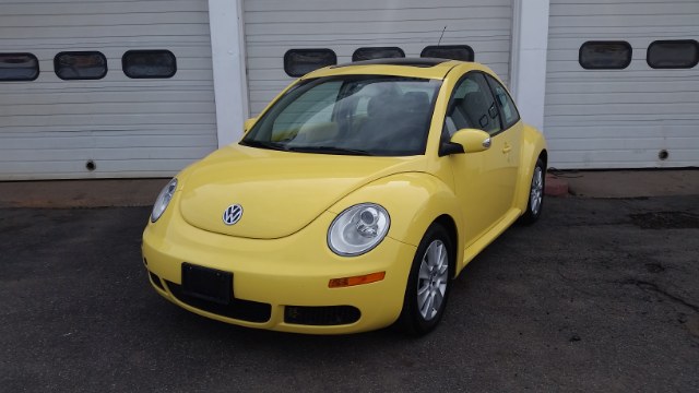2009 Volkswagen New Beetle Coupe 2dr Man S PZEV, available for sale in Berlin, Connecticut | Action Automotive. Berlin, Connecticut