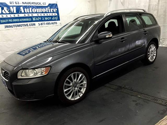 2008 Volvo V50 4d Wagon T5 AWD Sunroof, available for sale in Naugatuck, Connecticut | J&M Automotive Sls&Svc LLC. Naugatuck, Connecticut