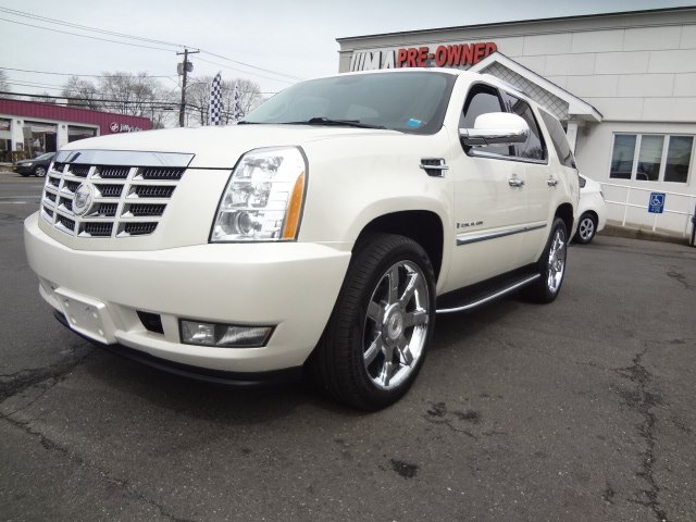 2009 Cadillac Escalade AWD 4dr, available for sale in Huntington Station, New York | M & A Motors. Huntington Station, New York