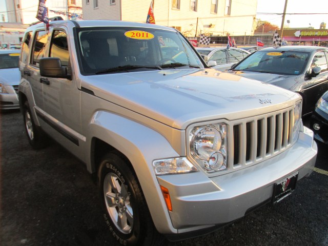 2011 Jeep Liberty 4WD 4dr Sport NAVI, available for sale in Middle Village, New York | Road Masters II INC. Middle Village, New York