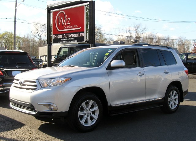 2011 Toyota Highlander A, available for sale in Stratford, Connecticut | Wiz Leasing Inc. Stratford, Connecticut