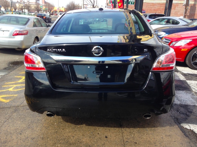 2015 Nissan Altima 4dr Sdn I4 2.5 S photo