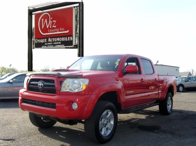 2005 Toyota Tacoma Double 141" Auto 4WD (Natl), available for sale in Stratford, Connecticut | Wiz Leasing Inc. Stratford, Connecticut
