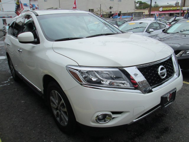 2014 Nissan Pathfinder 4WD 4dr SV navi sunroof, available for sale in Middle Village, New York | Road Masters II INC. Middle Village, New York