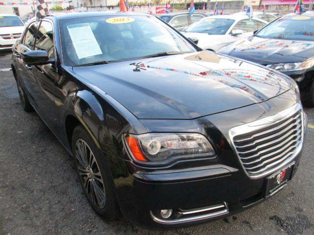 2013 Chrysler 300 S 4dr Sdn 300S AWD NAVI PANO, available for sale in Middle Village, New York | Road Masters II INC. Middle Village, New York