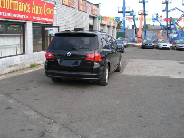 2009 Volkswagen Routan 4dr Wgn SEL, available for sale in New Haven, Connecticut | Performance Auto Sales LLC. New Haven, Connecticut 2009 Volkswagen Routan 4dr Wgn SEL, available for sale in New Haven, Connecticut | Performance Auto Sales LLC. New Haven, Connecticut