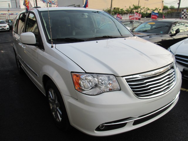 2015 Chrysler Town & Country 4dr Wgn Touring, available for sale in Middle Village, New York | Road Masters II INC. Middle Village, New York