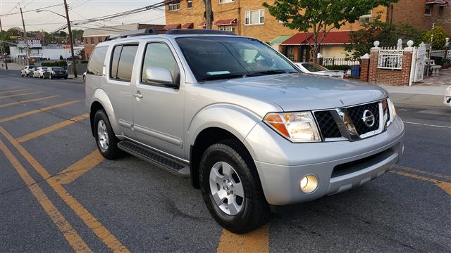 2007 Nissan Pathfinder 4WD 4dr SE, available for sale in Bronx, New York | B & L Auto Sales LLC. Bronx, New York