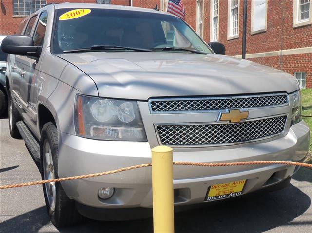 2007 Chevrolet Suburban 2WD 4dr 1500 LT, available for sale in Bladensburg, Maryland | Decade Auto. Bladensburg, Maryland