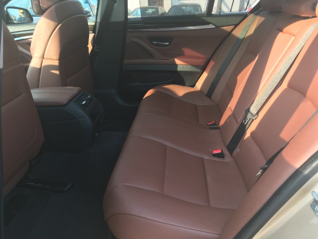 2011 BMW MDX 528i photo