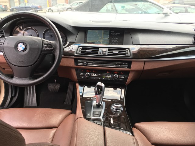 The 2011 BMW MDX 528i