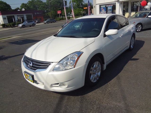 2010 Nissan Altima 4dr Sdn I4 CVT 2.5 SL, available for sale in Huntington Station, New York | M & A Motors. Huntington Station, New York
