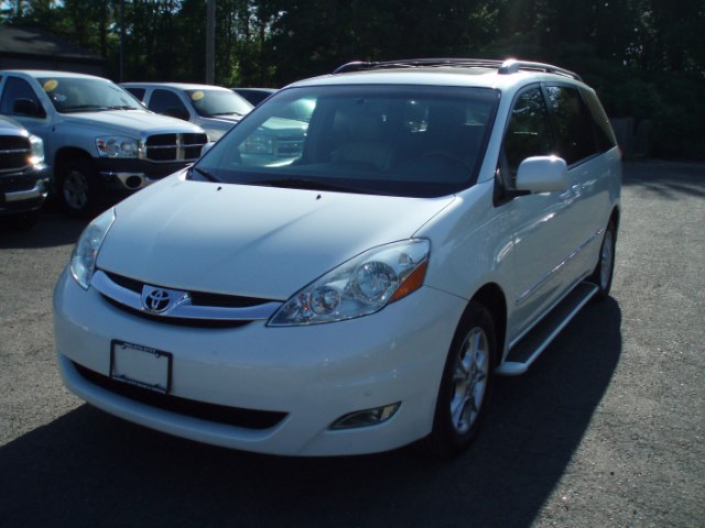 2008 Toyota Sienna 5dr 7-Pass Van XLE Ltd AWD (Na, available for sale in Manchester, Connecticut | Vernon Auto Sale & Service. Manchester, Connecticut