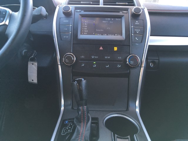 2015 Toyota Camry 4dr Sdn I4 Auto XSE (Natl) photo