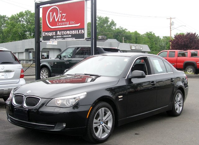 2010 BMW 5 Series 4dr Sdn 528i xDrive AWD, available for sale in Stratford, Connecticut | Wiz Leasing Inc. Stratford, Connecticut