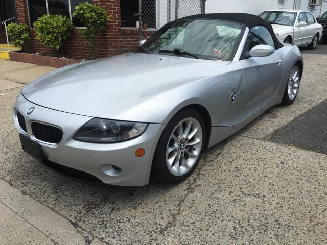 2005 BMW Z4 2dr Roadster 2.5i, available for sale in Baldwin, New York | Carmoney Auto Sales. Baldwin, New York