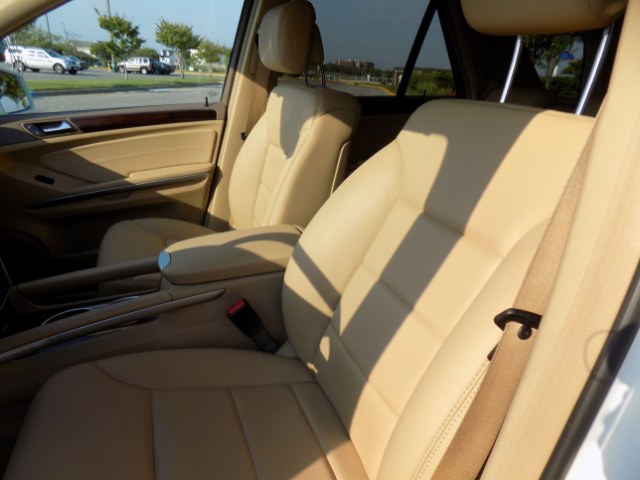2011 Mercedes-Benz M-Class 4MATIC 4dr ML350, available for sale in Massapequa, New York | South Shore Auto Brokers & Sales. Massapequa, New York 2011 Mercedes-Benz M-Class 4MATIC 4dr ML350, available for sale in Massapequa, New York | South Shore Auto Brokers & Sales. Massapequa, New York
