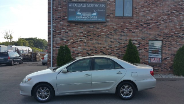 2005 Toyota Camry 4dr Sdn LE Auto (Natl), available for sale in Newington, Connecticut | Wholesale Motorcars LLC. Newington, Connecticut