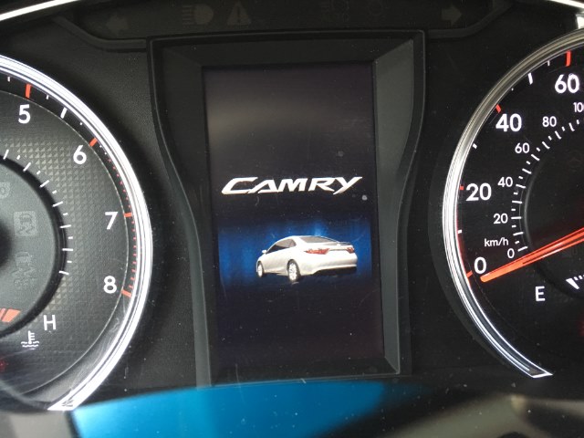 2015 Toyota Camry 4dr Sdn I4 Auto SE (Natl) photo