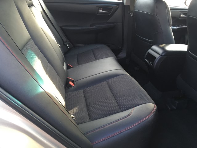 2015 Toyota Camry 4dr Sdn I4 Auto SE (Natl) photo