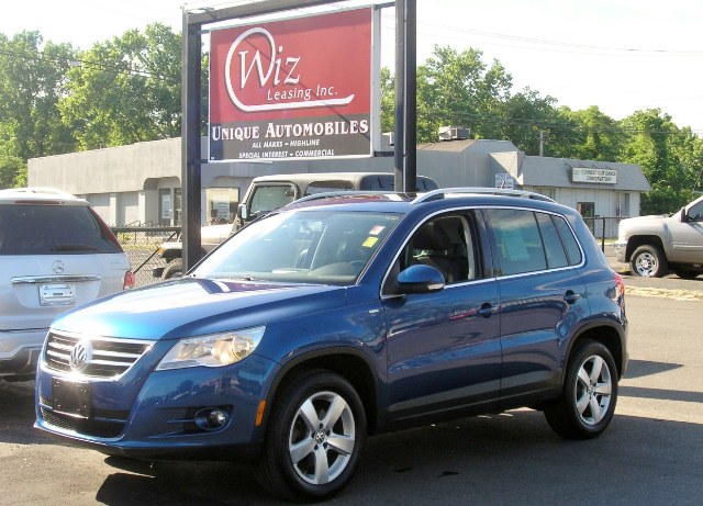 2010 Volkswagen Tiguan AWD 4dr Wolfsburg, available for sale in Stratford, Connecticut | Wiz Leasing Inc. Stratford, Connecticut