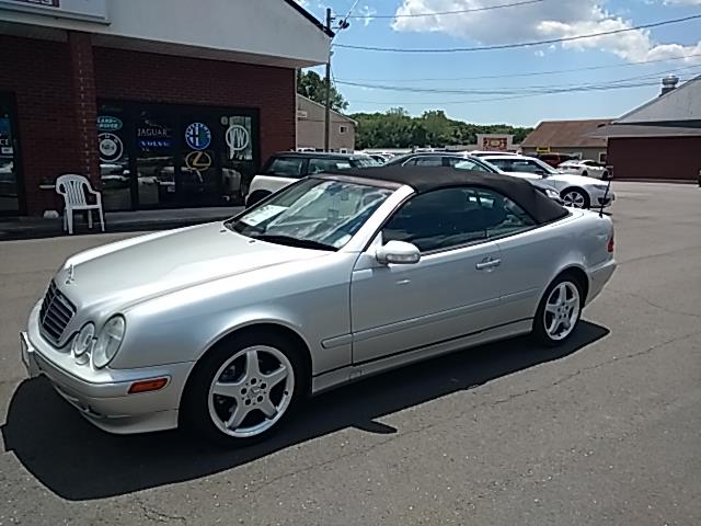 2003 Mercedes-Benz CLK-Class 2dr Cabriolet 3.2L, available for sale in Wallingford, Connecticut | Vertucci Automotive Inc. Wallingford, Connecticut