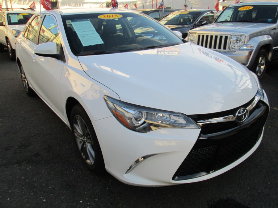 2015 Toyota Camry 4dr Sdn I4 Auto SE (Natl), available for sale in Middle Village, New York | Road Masters II INC. Middle Village, New York