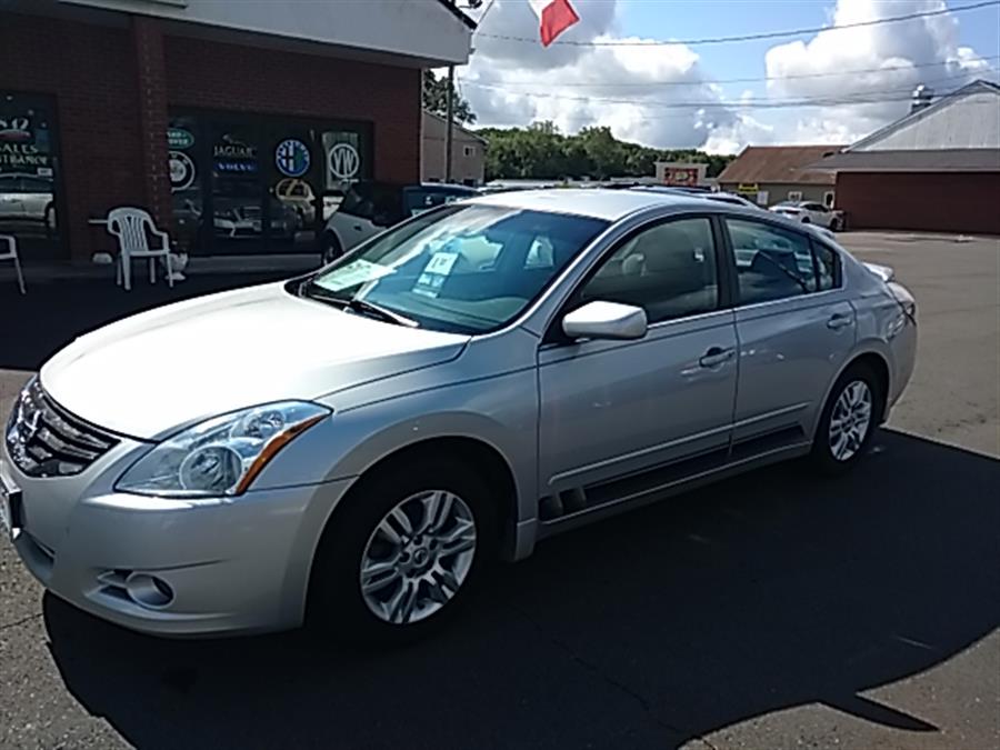 2011 Nissan Altima 4dr Sdn I4 CVT 2.5 S, available for sale in Wallingford, Connecticut | Vertucci Automotive Inc. Wallingford, Connecticut