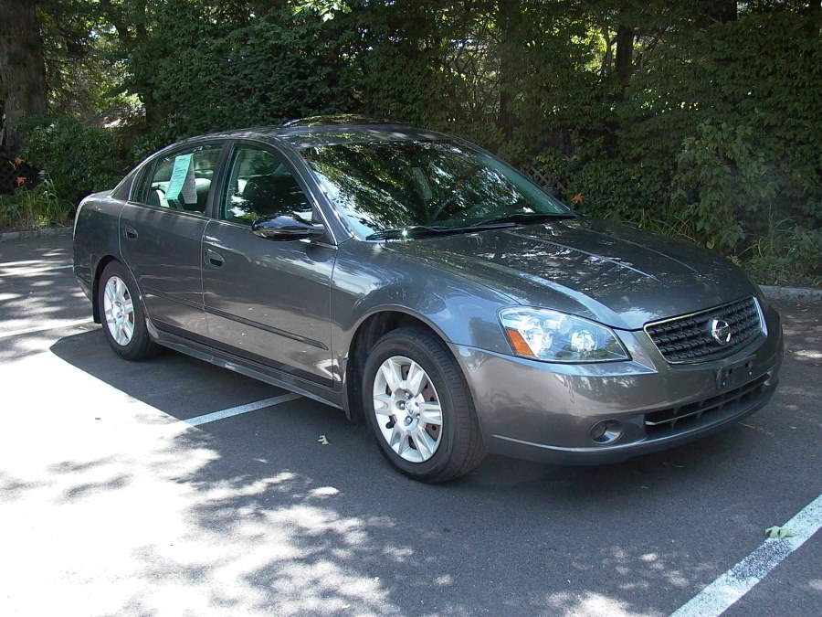 2005 Nissan Altima 4dr Sdn I4 Auto 2.5 S, available for sale in Bellmore, NY