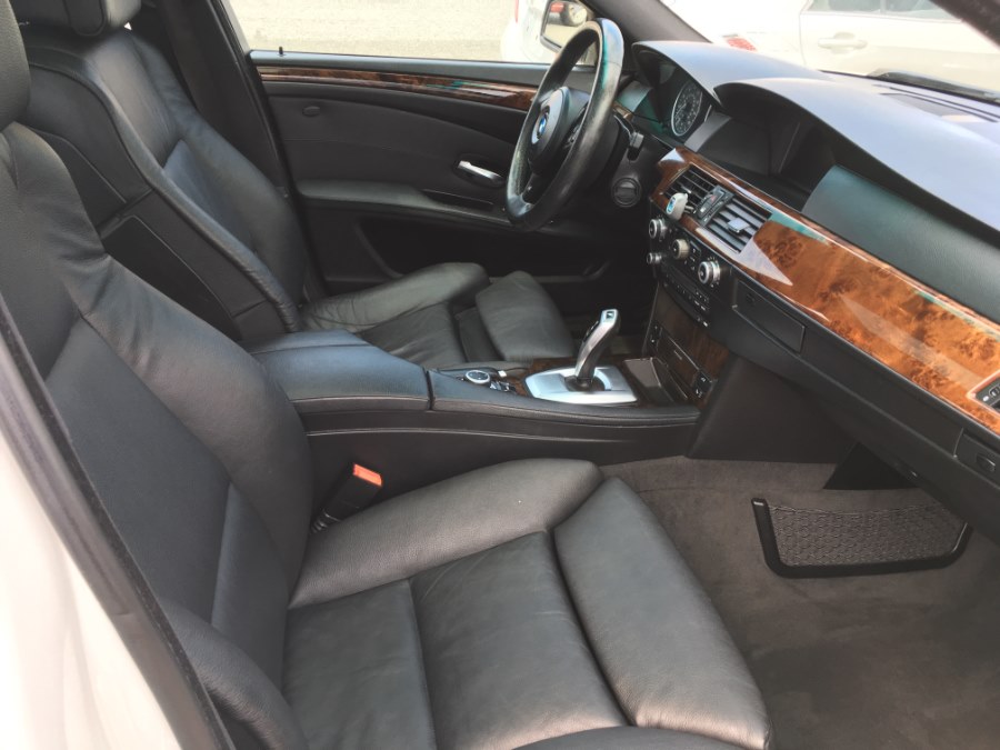 2009 BMW 5-Series 528xi photo