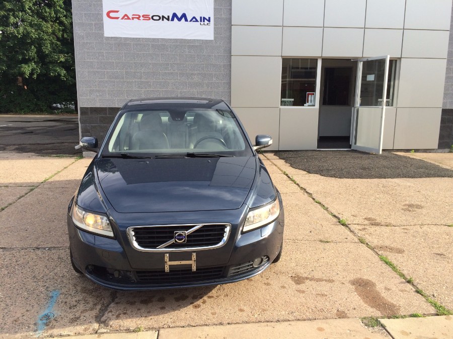 2008 Volvo S40 4dr Sdn 2.4L Auto FWD w/Snrf, available for sale in Manchester, Connecticut | Carsonmain LLC. Manchester, Connecticut