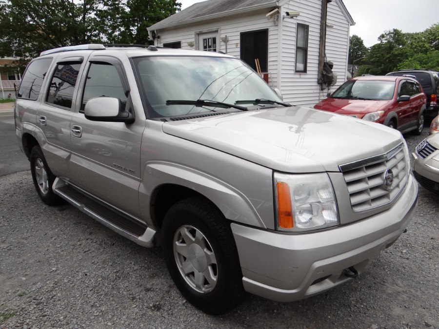 2005 Cadillac Escalade 4dr AWD, available for sale in West Babylon, New York | SGM Auto Sales. West Babylon, New York