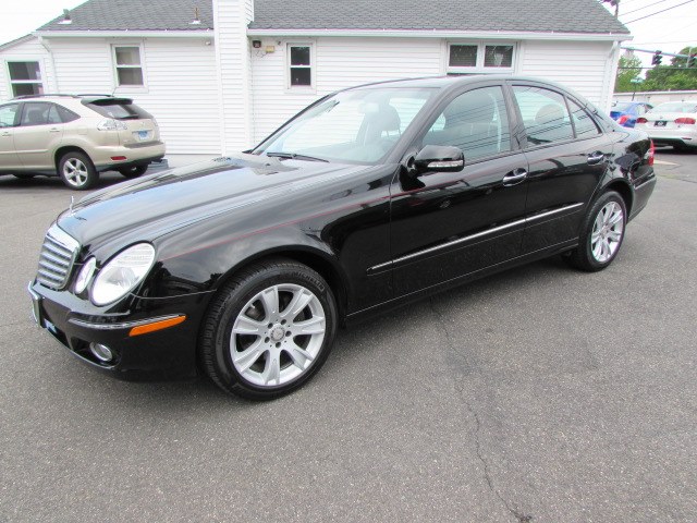 2009 Mercedes-Benz E-Class 4dr Sdn Luxury 3.5L 4MATIC, available for sale in Milford, Connecticut | Chip's Auto Sales Inc. Milford, Connecticut