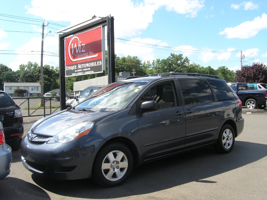2008 Toyota Sienna 5dr 8-Pass Van LE FWD, available for sale in Stratford, Connecticut | Wiz Leasing Inc. Stratford, Connecticut