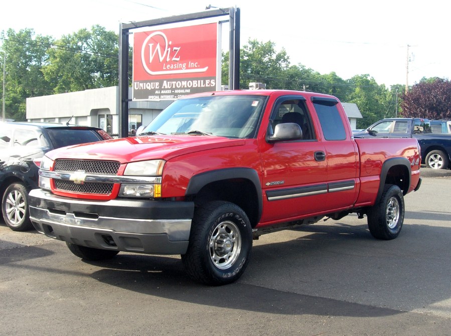 2004 Chevrolet Silverado 2500HD Ext Cab 157.5" WB 4WD, available for sale in Stratford, Connecticut | Wiz Leasing Inc. Stratford, Connecticut