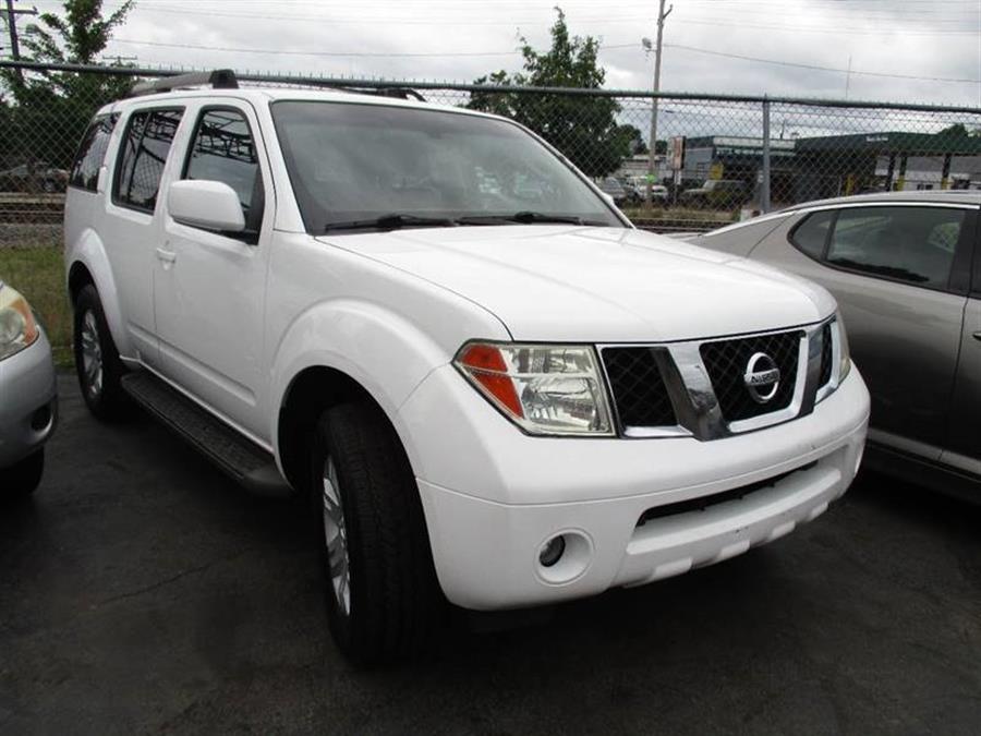 2005 Nissan Pathfinder SE 4WD 4dr SUV, available for sale in Framingham, Massachusetts | Mass Auto Exchange. Framingham, Massachusetts