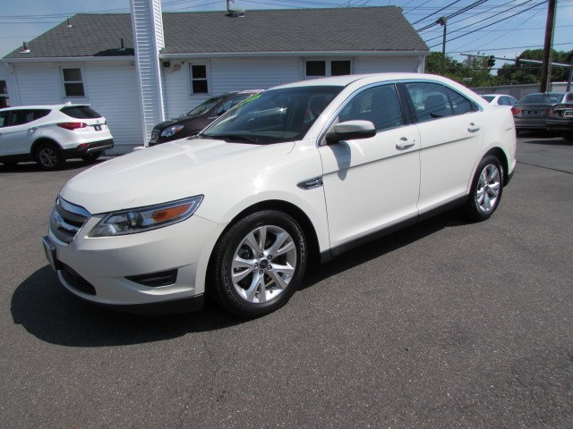 2010 Ford Taurus 4dr Sdn SEL FWD, available for sale in Milford, Connecticut | Chip's Auto Sales Inc. Milford, Connecticut