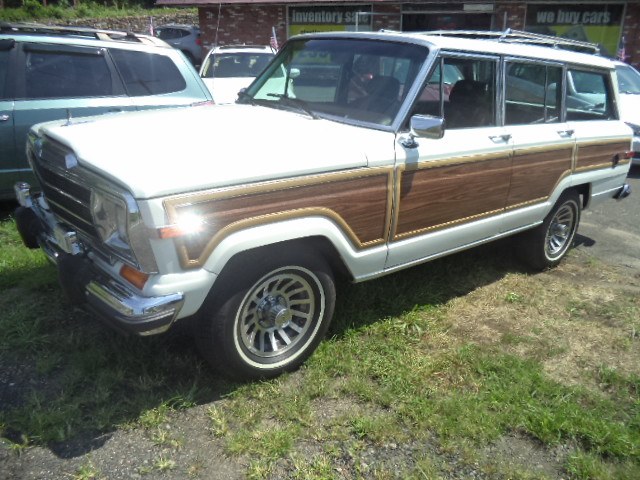 1988 Jeep Gran Wagoneer 4dr 4WD SUV, available for sale in Naugatuck, Connecticut | Riverside Motorcars, LLC. Naugatuck, Connecticut