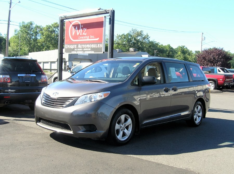 2011 Toyota Sienna 5dr 7-Pass Van V6 FWD, available for sale in Stratford, Connecticut | Wiz Leasing Inc. Stratford, Connecticut
