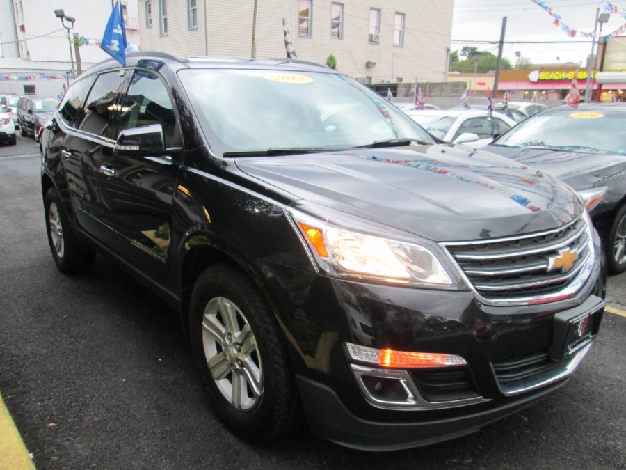 2013 Chevrolet Traverse AWD 4dr LT w/2LT tv, available for sale in Middle Village, New York | Road Masters II INC. Middle Village, New York