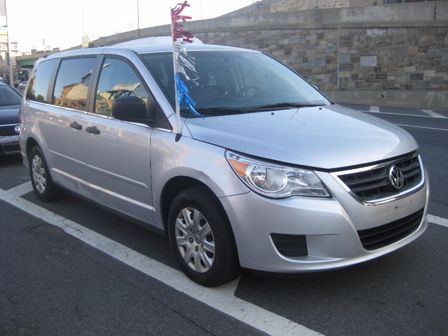 2011 Volkswagen Routan 4dr Wgn S, available for sale in Brooklyn, New York | NY Auto Auction. Brooklyn, New York