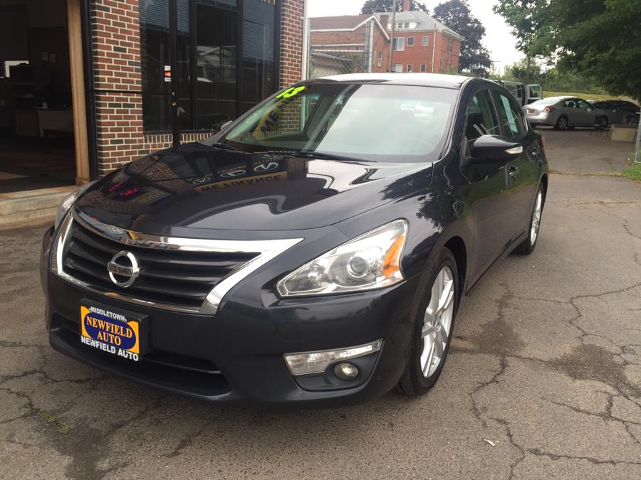 2013 Nissan Altima 4dr Sdn V6 3.5 SV, available for sale in Middletown, Connecticut | Newfield Auto Sales. Middletown, Connecticut