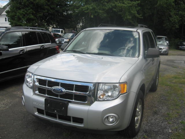 2008 Ford Escape FWD 4dr V6 Auto XLT, available for sale in Ridgefield, Connecticut | Marty Motors Inc. Ridgefield, Connecticut